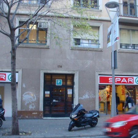 Hostal Muntaner Barselona Dış mekan fotoğraf
