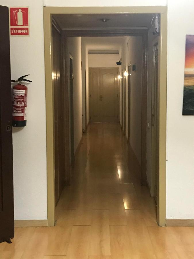 Hostal Muntaner Barselona Dış mekan fotoğraf