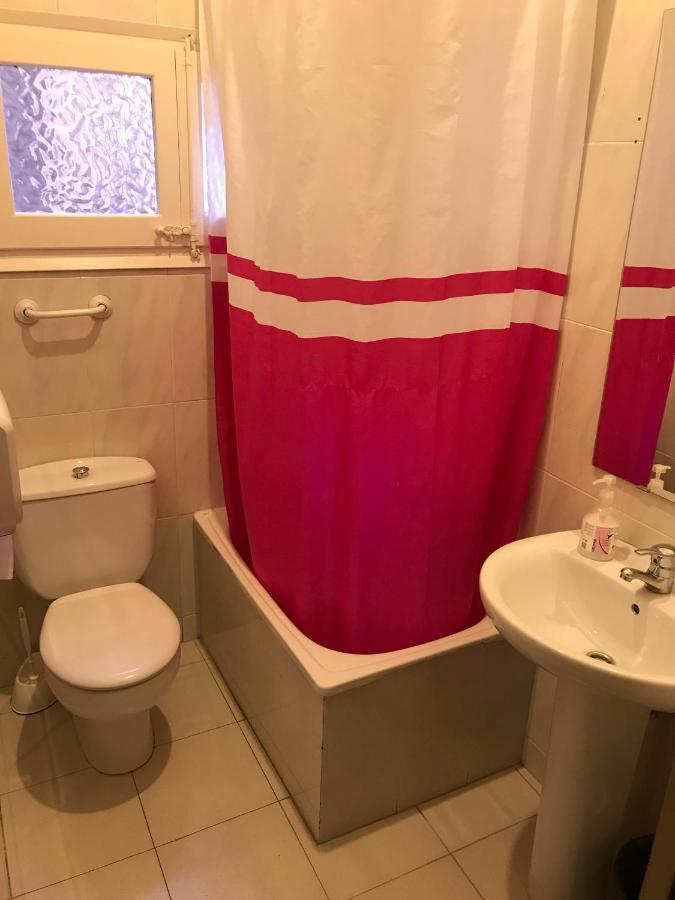 Hostal Muntaner Barselona Dış mekan fotoğraf