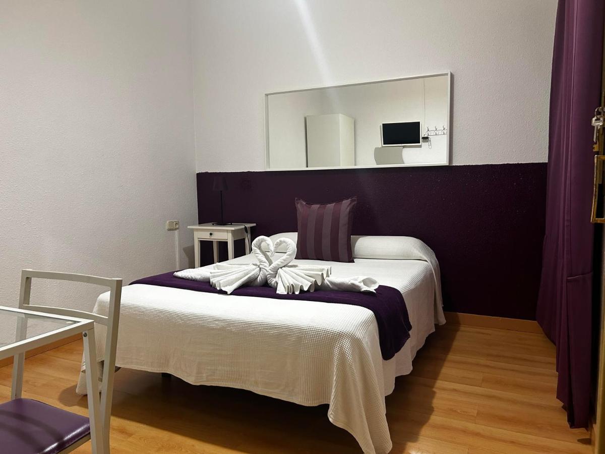 Hostal Muntaner Barselona Dış mekan fotoğraf