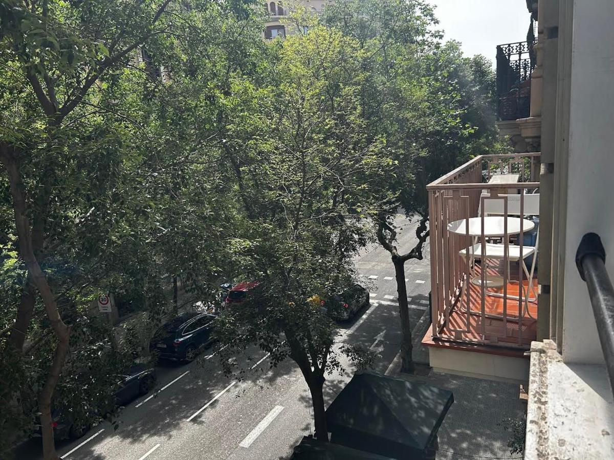 Hostal Muntaner Barselona Dış mekan fotoğraf